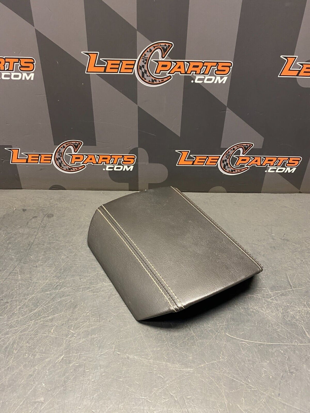 2010 CHEVROLET CAMARO SS OEM CENTER CONSOLE ARM REST SILVER STITCH USED