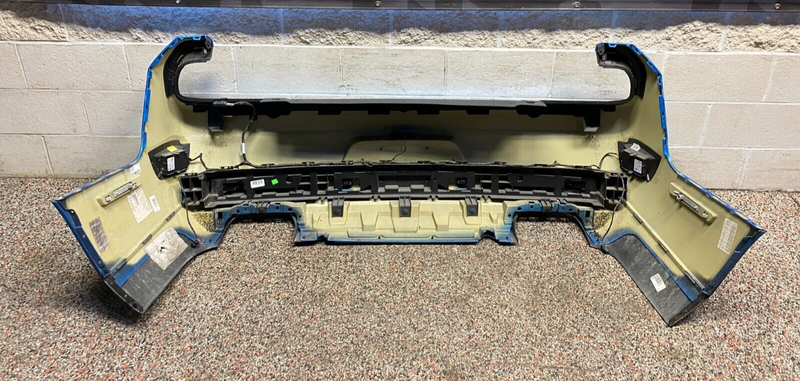 2016 DODGE CHALLENGER HELLCAT OEM REAR BUMPER ASSEMBLY COMPLETE USED