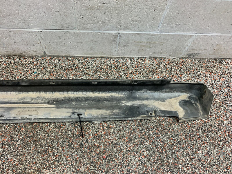 2006 PONTIAC GTO OEM LH DRIVER SIDE SKIRT ROCKER MOULDING