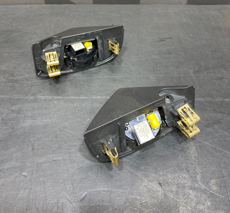 2014 CHEVROLET CAMARO OEM DOOR PANEL TRIANGLE TWEETERS PAIR DR PS USED