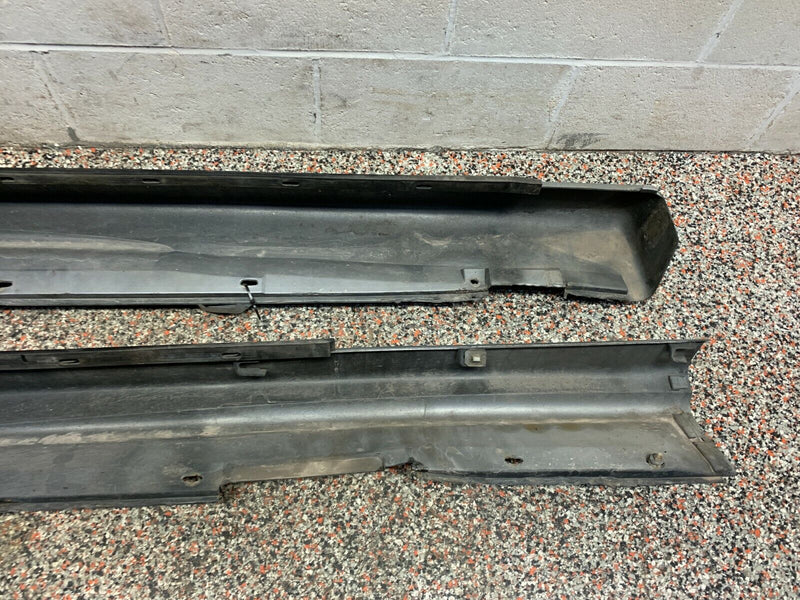 2004 PONTIAC GTO OEM SIDE SKIRTS DRIVER PASSENGER ROCKER MOULDINGS