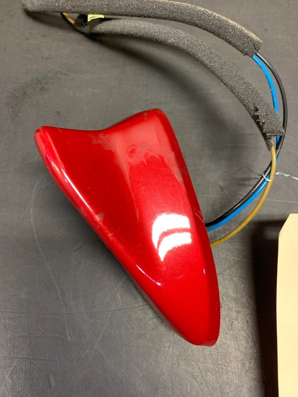 2010 CADILLAC CTSV CTS-V ANTENNA ROOF ANTENNA RADIO SHARK FIN USED OEM