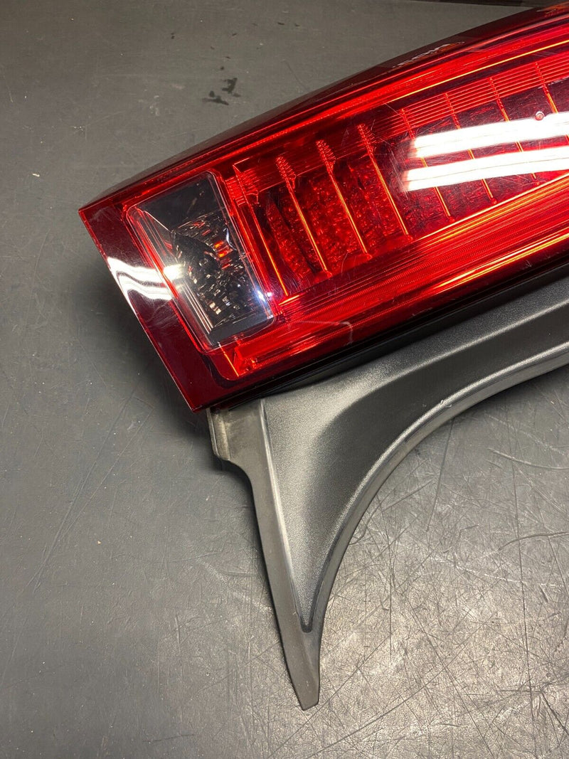 2011 CADILLAC CTSV CTS-V OEM DRIVER LH SIDE TAIL LIGHT LAMP USED