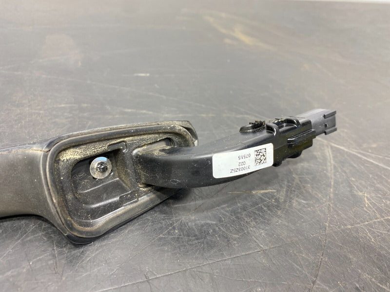 2015 FORD MUSTANG GT OEM PASSENGER RH EXTERIOR DOOR HANDLE USED