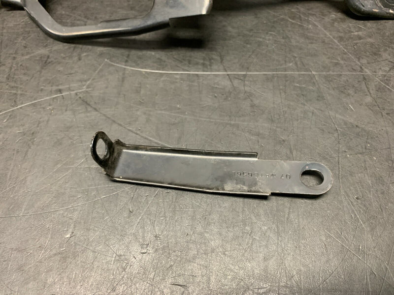 1999 CAMARO Z28 OEM DRIVER FRONT MOUNTING BRACKET