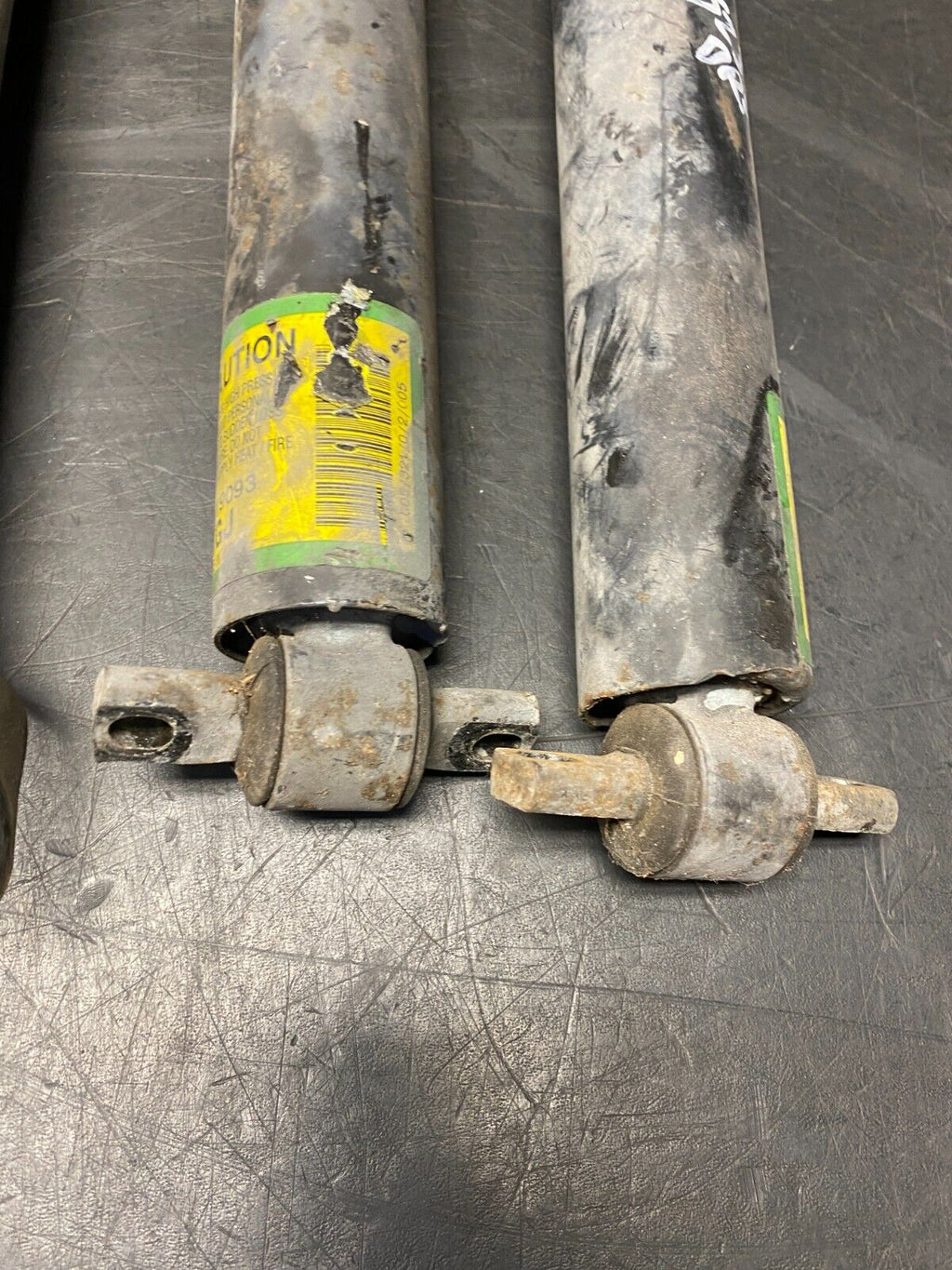 2001 CORVETTE C5 Z06 OEM  SHOCK STRUTS ASSEMBLY SET OF (4) DRIVER PASSENGER USED