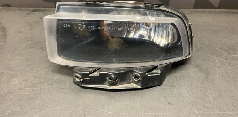 2007 CORVETTE C6 Z06 OEM LH DRIVER FOG LIGHT -ONE BROKEN TAB-