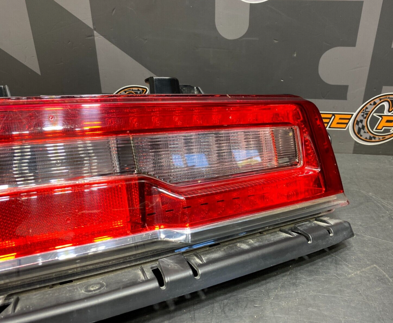 2014 CHEVROLET CAMARO ZL1 OEM DRIVER LH LED TAIL LIGHT TAIL LAMP USED