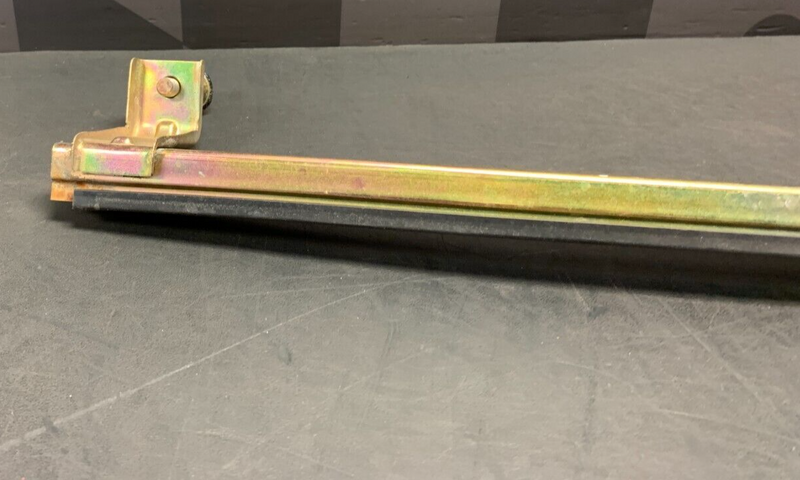 2004 HONDA S2000 AP2 OEM LH DRIVER DOOR WINDOW TRACK FLAG