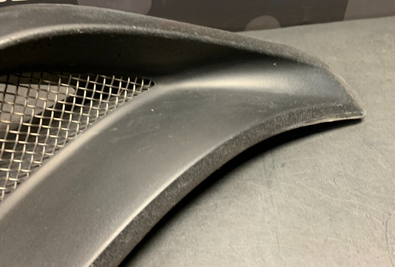 2004 CORVETTE C5 Z06 OEM DRIVER EXTERIOR BRAKE DUCT INSERT 43k MILES