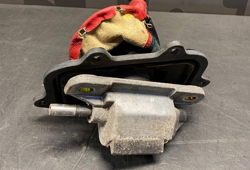 2001 CORVETTE C5 Z06 OEM SHIFTER WITH SHIFT BOOT AND KNOB USED