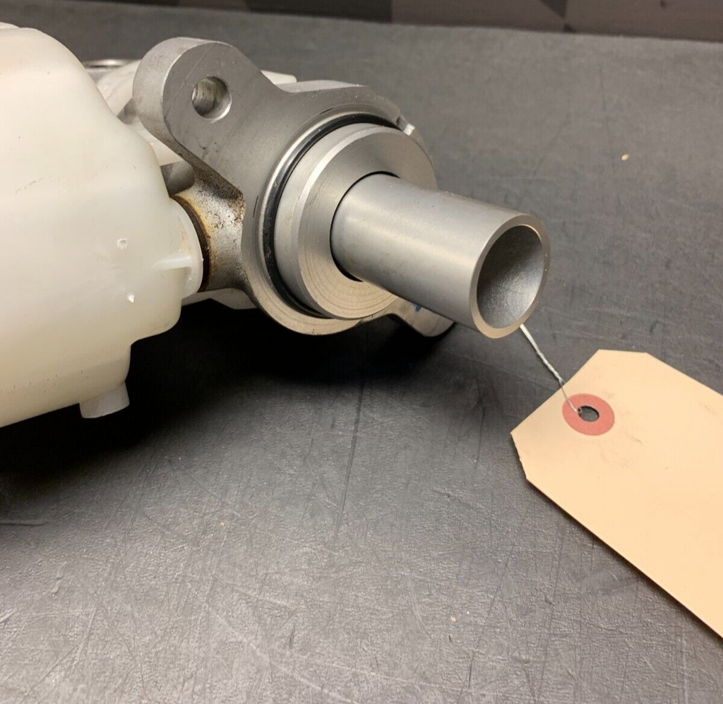 2021 FORD MUSTANG GT OEM MASTER CYLINDER WITH RESEVOIR USED OEM