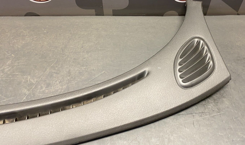 2006 PONTIAC GTO OEM DASHBOARD FRONT DEFROSTER VENTS PAIR DR PS USED