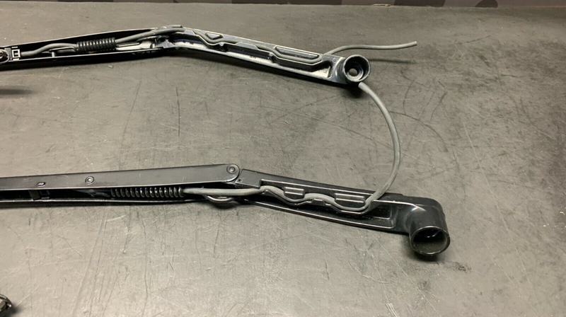 2018 CORVETTE C7 Z06 OEM WINDSHIELD WIPER ARMS