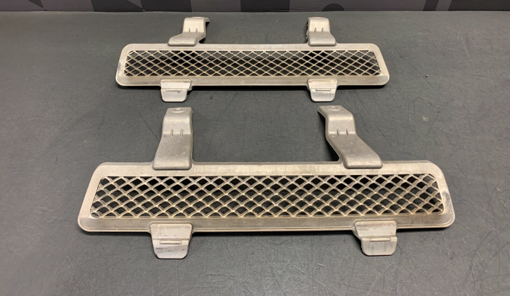 2011 CADILLAC CTSV CTS-V SEDAN OEM REAR MESH VENTS GRILLES PASSENGER DRIVER