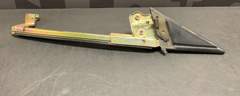 2004 HONDA S2000 AP2 OEM LH DRIVER DOOR WINDOW TRACK FLAG