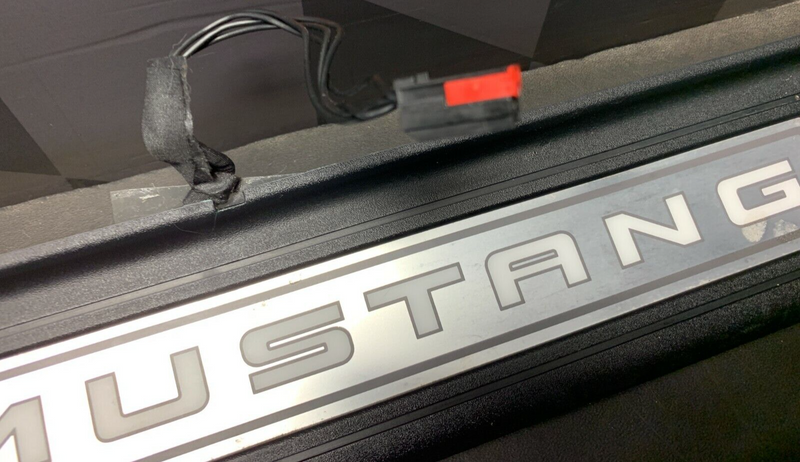 2020 FORD MUSTANG GT OEM LIT DOOR SILLS PANELS
