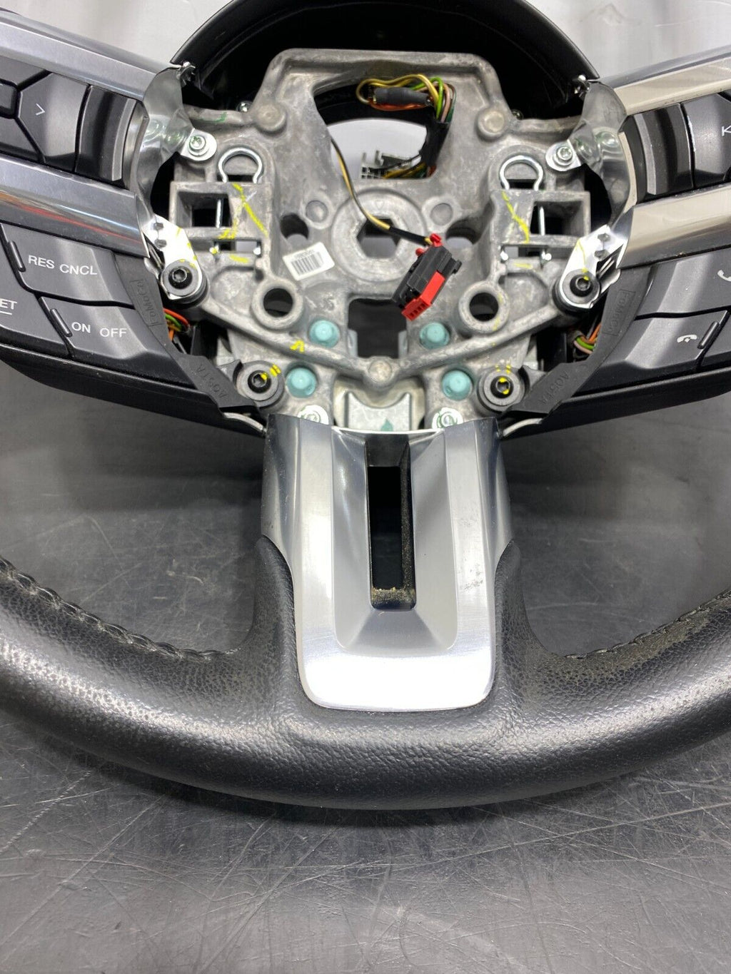 2015 FORD MUSTANG GT OEM STEERING WHEEL ASSEMBLY AUTO WITH PADDLE SHIFTER USED