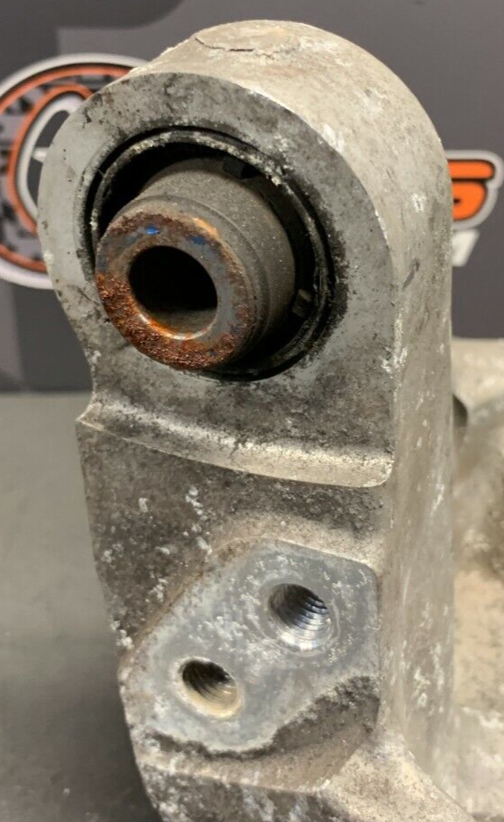 NISSAN R35 GTR OEM DRIVER REAR KUNCKLE SPINDLE