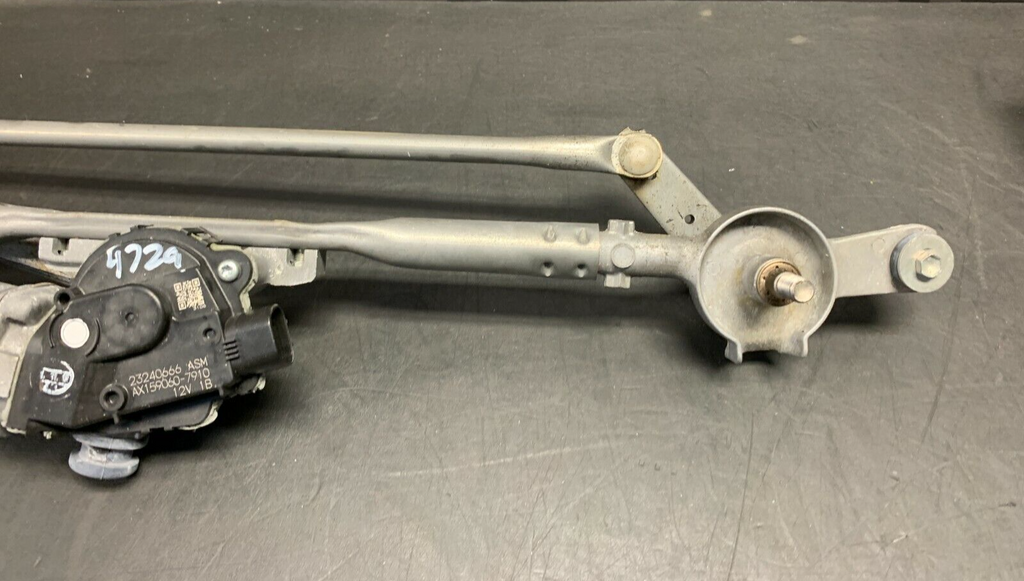 2018 CAMARO ZL1 COUPE OEM WINDSHIELD WIPER MOTOR LINKAGE