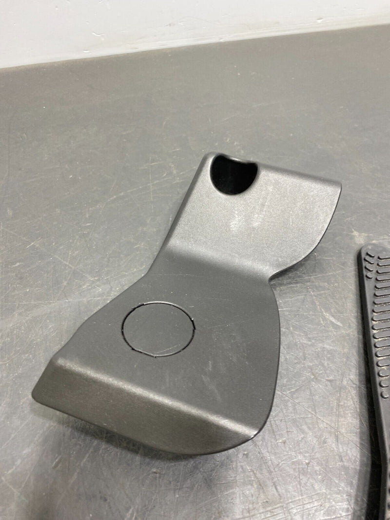 43928577