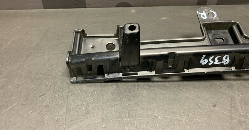 2020 FORD MUSTANG GT OEM CENTER REAR BUMPER MOUNTING BRACKET
