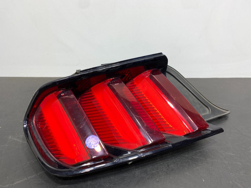 2015 FORD MUSTANG GT OEM DRIVER LH TAIL LIGHT TAILLIGHT ASSEMBLY USED
