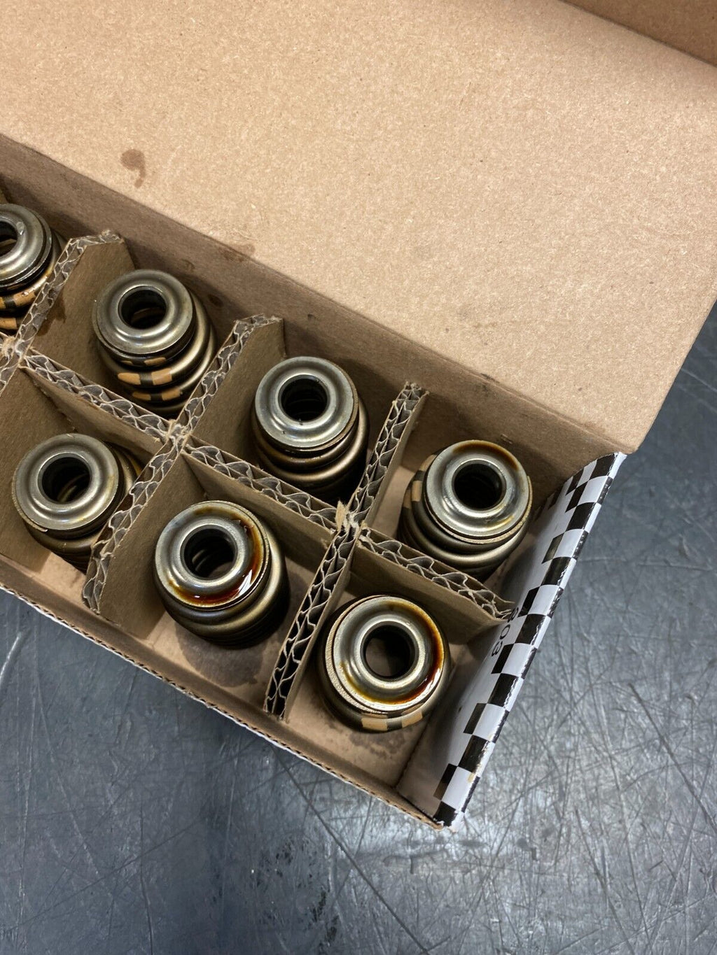 2020 DODGE CHALLENGER HELLCAT REDEYE OEM VALVE SPRINGS AND RETAINERS USED