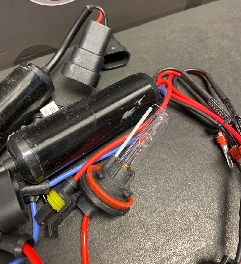 2006 PONTIAC GTO OEM AFTERMARKET HID BALLAST WITH BULBS HEADLIGHT (1) USED