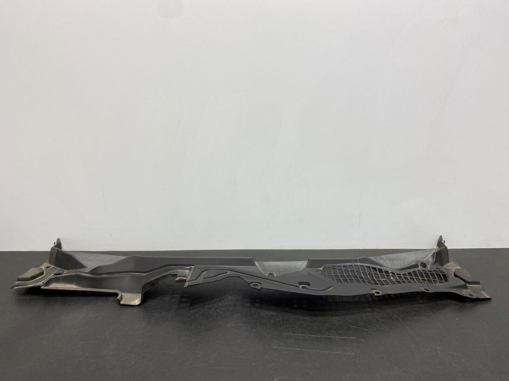 2015 FORD MUSTANG GT OEM WINDSHIELD WIPER COWL LOWER COWL PANEL USED