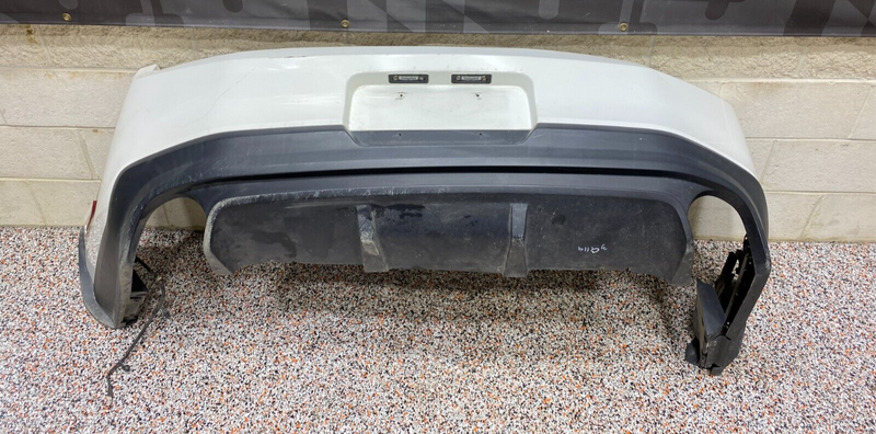 2012 FORD MUSTANG BOSS 302 REAR BUMPER WITH DIFFUSER COMPLETE USED