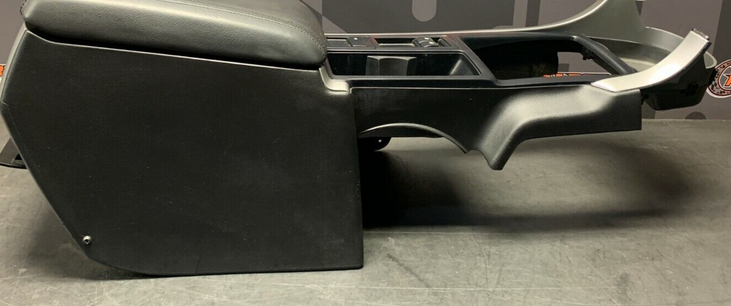 2004 PONTIAC GTO OEM CENTER CONSOLE