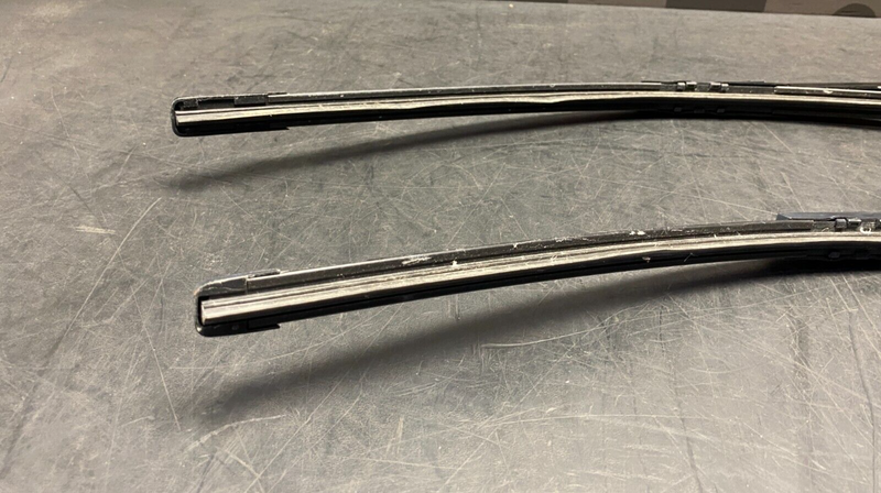 2012 AUDI R8 GT V10 OEM WINDSHIELD WIPER BLADES ARMS PAIR USED