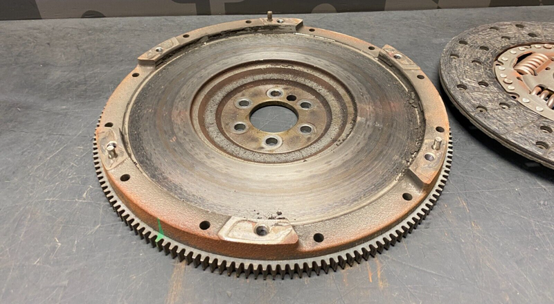 2004 CORVETTE C5Z06 CLUTCH WITH FLYWHEEL NICE CONDITON USED