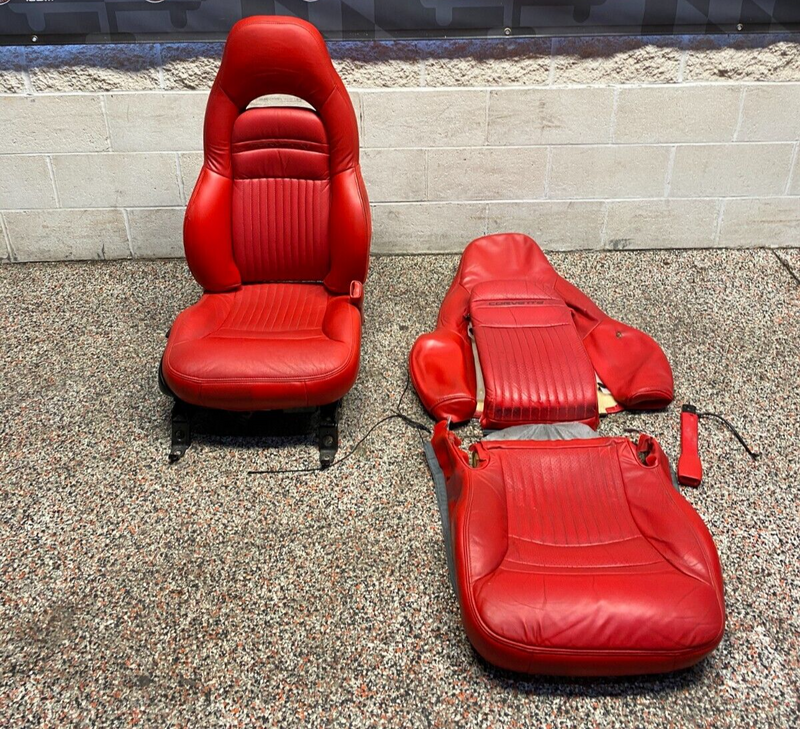 2001 CORVETTE C5 OEM PASSENGER SEAT WITH DRIVER SEAT COVERS USED **READ**