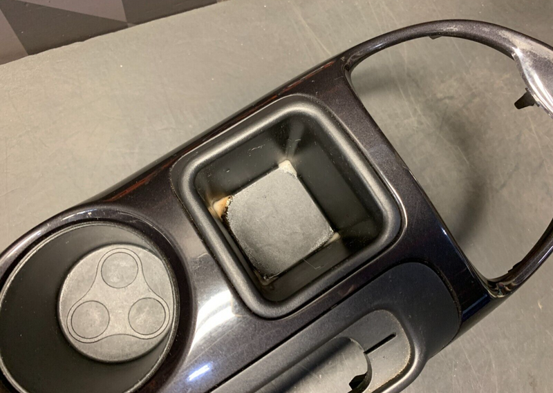2015 Nissan Juke NISMO RS OEM CENTER CONSOLE SHIFTER SURROUND USED