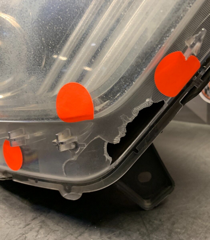 2018 FORD MUSTANG GT OEM RH PASSENGER HEADLIGHT -CRACKED LENSE-