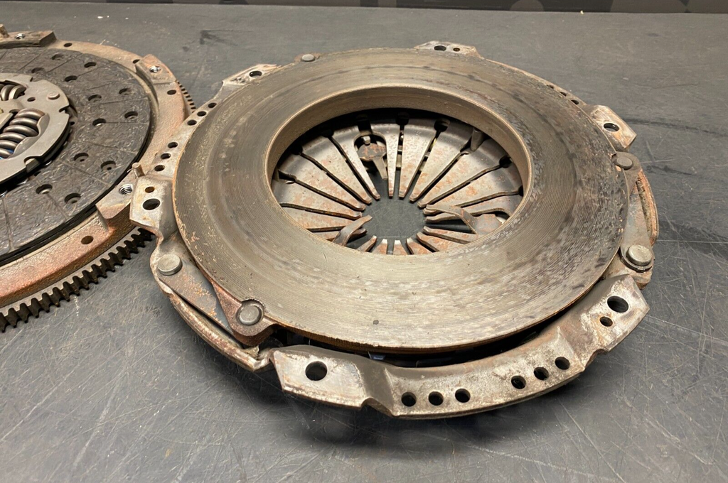 2005 CORVETTE C6 OEM CLUTCH PRESSURE PLATE FLYWHEEL COMBO USED