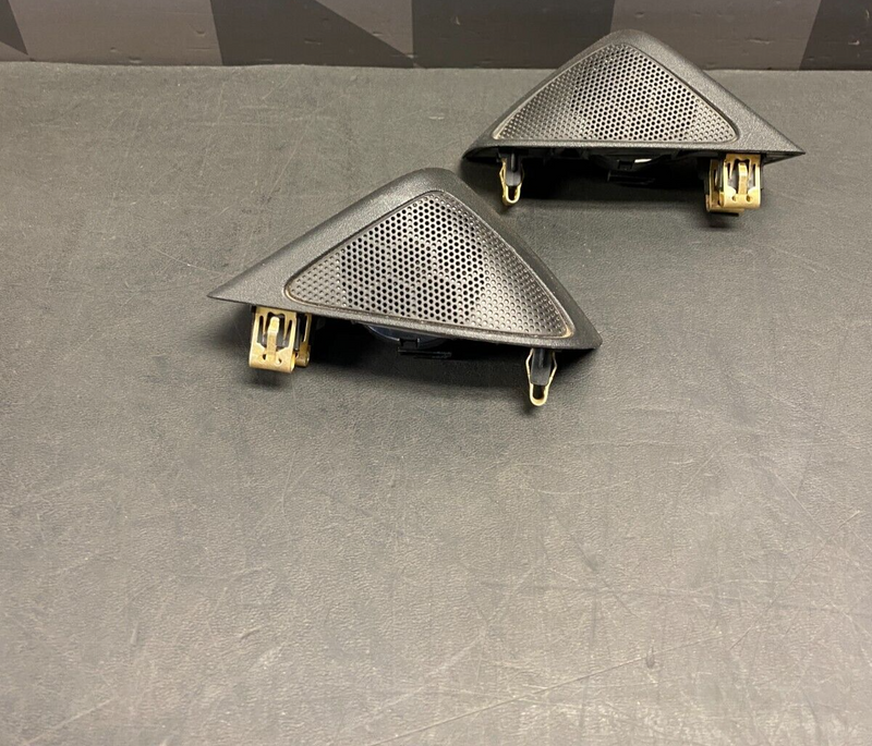 2014 CAMARO SS 1LE OEM TRIANGLE DOOR PANEL TWEETERS USED