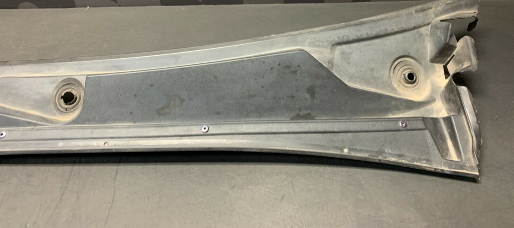 2011 CADILLAC CTSV CTS-V OEM WINDSHIELD WIPER COWL