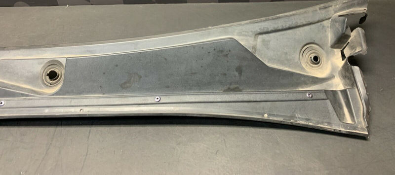 2011 CADILLAC CTSV CTS-V OEM WINDSHIELD WIPER COWL