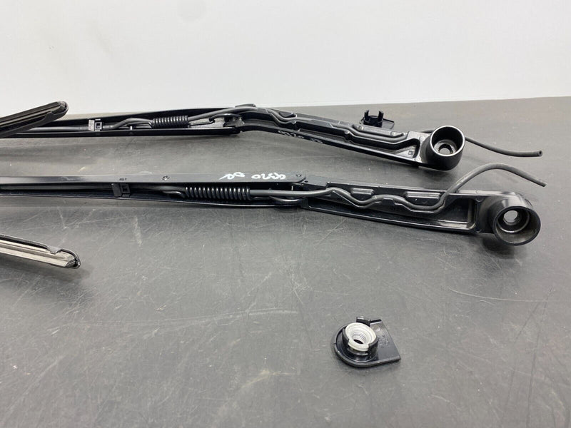 2015 CORVETTE C7 Z06 OEM WINDSHIELD WIPER ARMS WITH WIPER USED