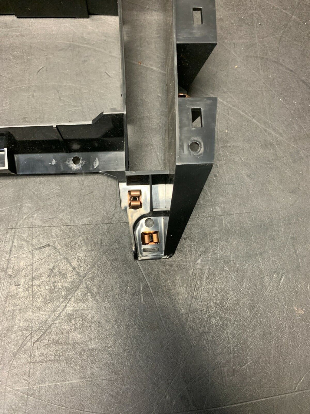 2004 PONTIAC GTO OEM RADIO MOUNTING BUCKET