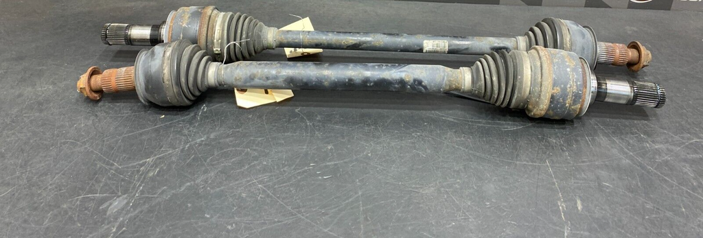 2010 CHEVROLET CAMARO SS OEM REAR AXLES PAIR DRIVER PASSENGER USED