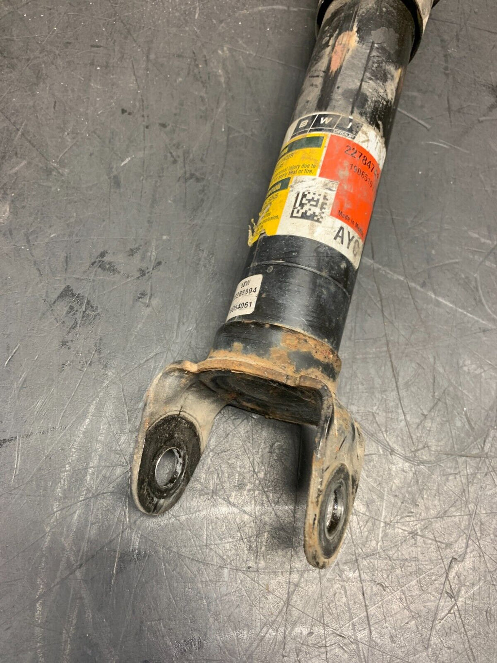 2012 CORVETTE C6 CENTENNIAL OEM PASSENGER REAR MAGNETIC STRUT USED
