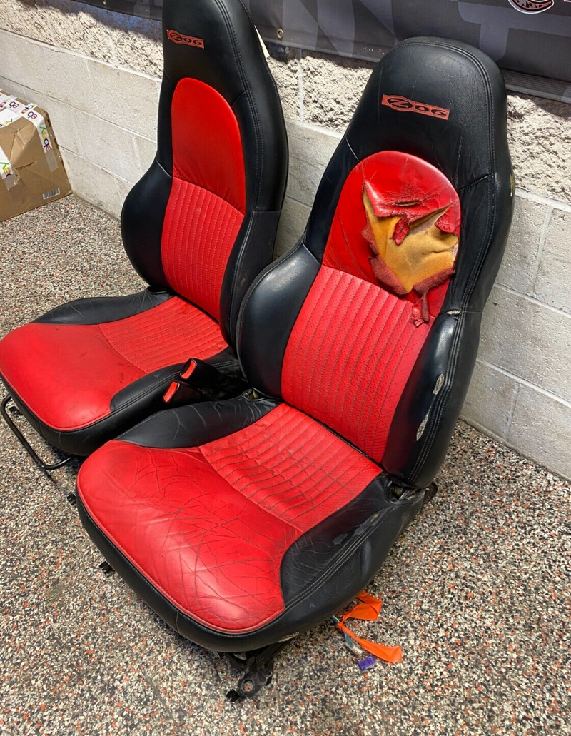 2001 CORVETTE C5 Z06 OEM MOD RED SEATS PAIR DR PS USED **NEED RECOVERED**