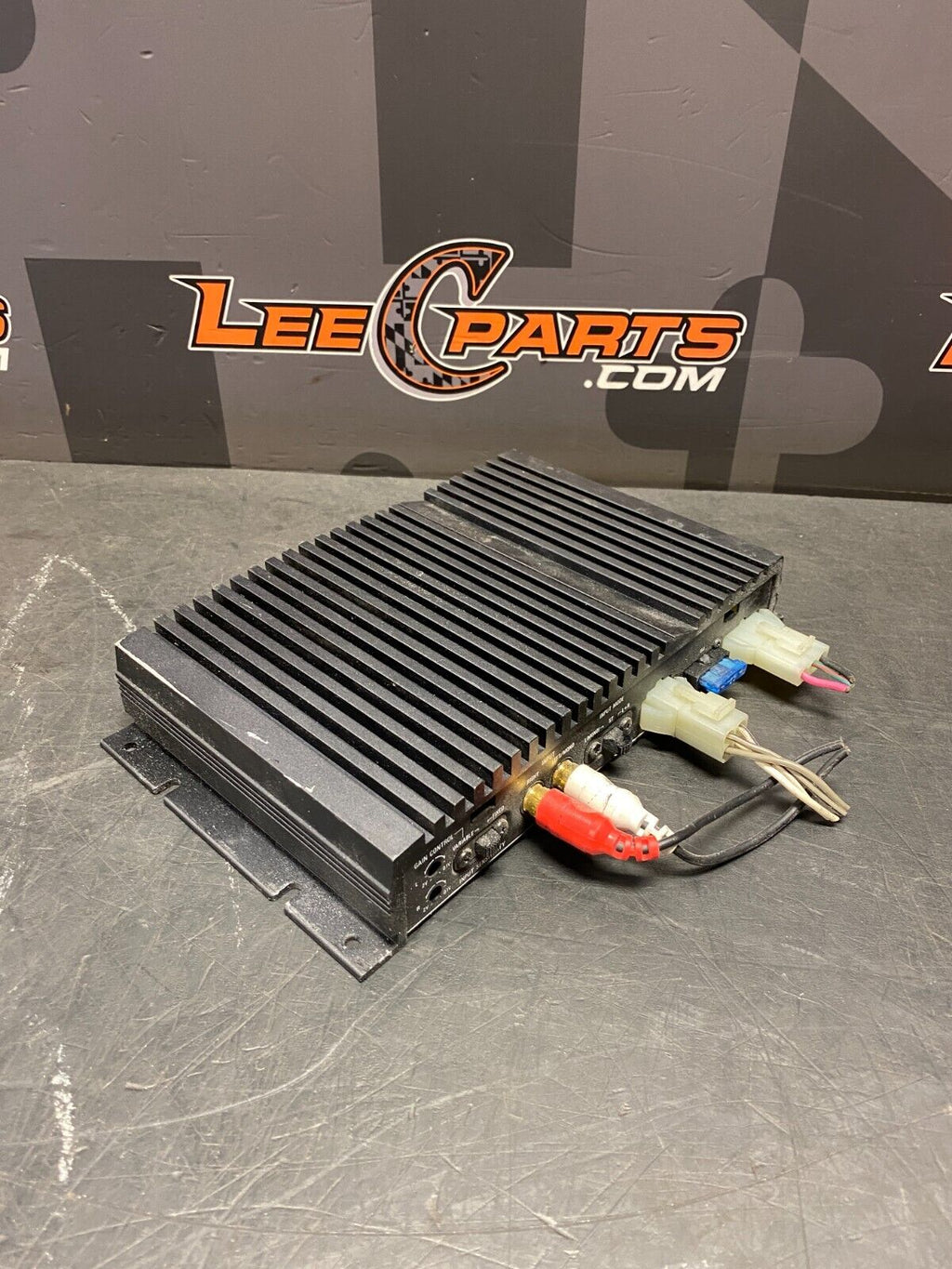 1996 DODGE VIPER RT/10 OEM RADIO AUDIO AMPLIFIER ASSEMBLY 4643022 USED