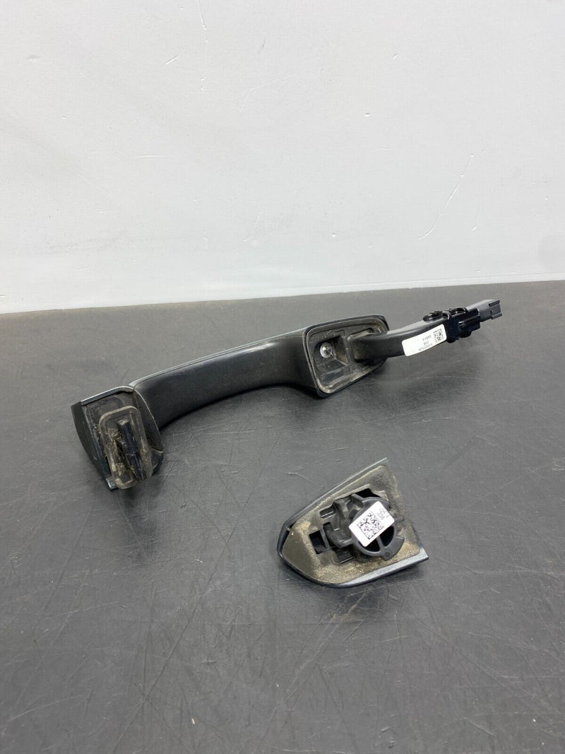 2015 FORD MUSTANG GT OEM PASSENGER RH SIDE DOOR HANDLE USED