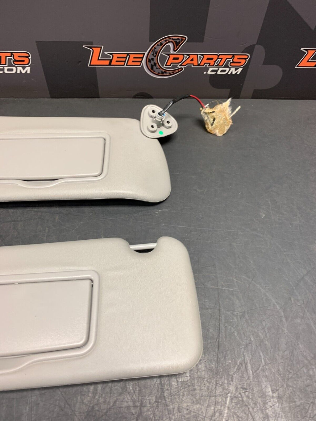 2004 CADILLAC CTS V CTS-V SUNVISORS PAIR GARAGE BUTTONS OEM 74k MILES!