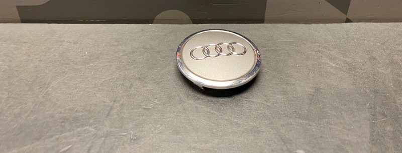 2012 AUDI R8 GT V10 OEM WHEEL CENTER CAP (1) USED